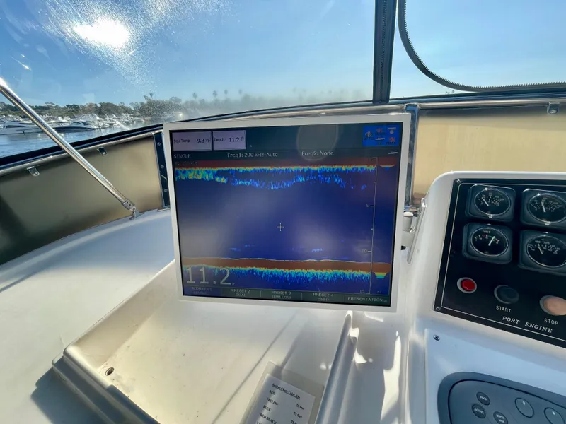 Slide: The Image of Sonar display on 2003 Ocean Alexander 510 Classico yacht dashboard. - 21