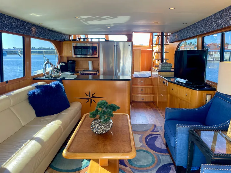 Slide: The Image of Luxurious interior of 2003 Ocean Alexander 510 Classico yacht with modern amenities. - 32