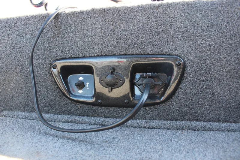 Slide: The Image of 2018 Tracker Pro Guide V-175 SC boat control panel with cable connection. - 37