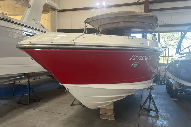 Slide: The Image of Sea Ray SLX 250 2017 - 1