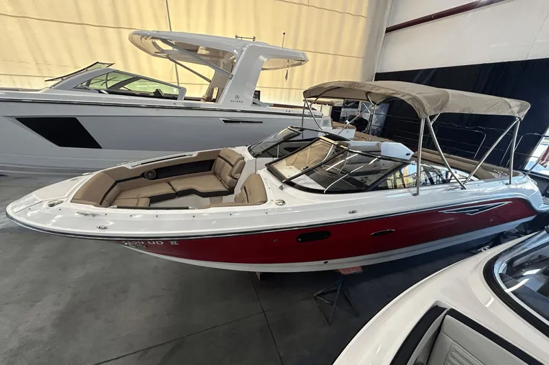Slide: The Image of Sea Ray SLX 250 2017 - 4