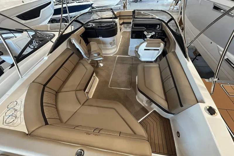 Slide: The Image of Sea Ray SLX 250 2017 - 9