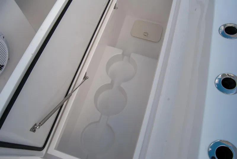 Slide: The Image of Front Runner 43 Catamaran 2026 - 50