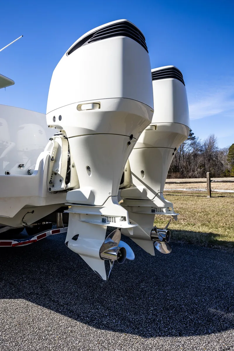 Slide: The Image of Custom 34 Center Console 2005 - 60