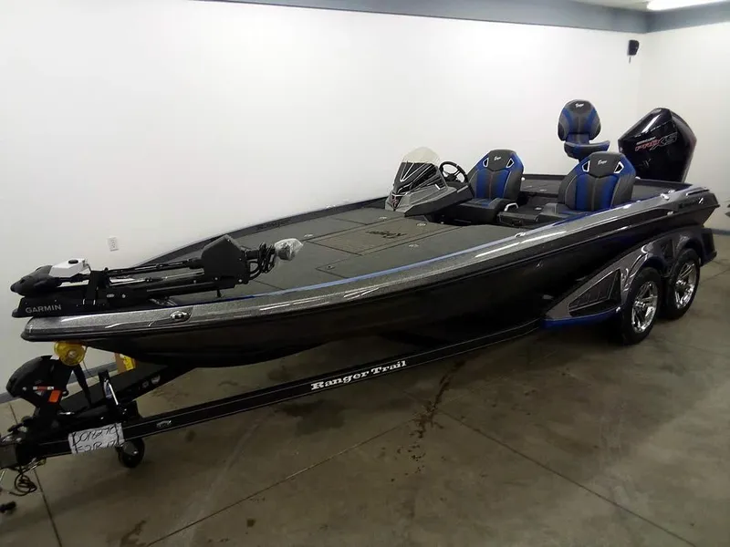 The Image of 2025 Ranger Z521R Garmin Ranger Cup Equipped boat in showroom, side view. - 1