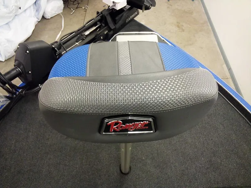 Slide: The Image of 2025 Ranger Z521R Garmin Ranger Cup boat seat, blue and gray design. - 17
