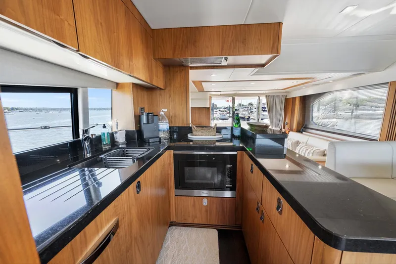 Slide: The Image of Sunseeker Manhattan 65 2016 - 104