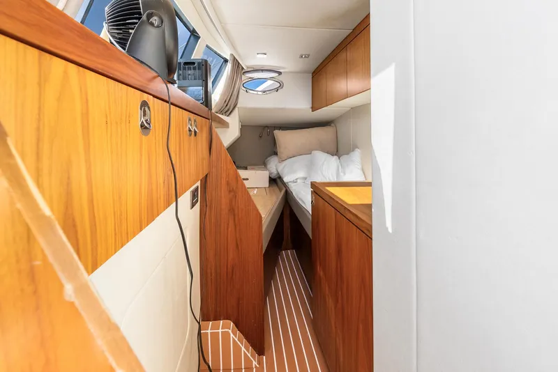 Slide: The Image of Sunseeker Manhattan 65 2016 - 109