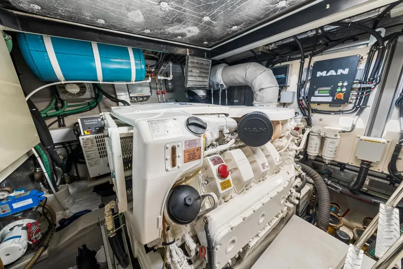 Slide: The Image of Sunseeker Manhattan 65 2016 - 121