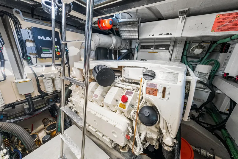 Slide: The Image of Sunseeker Manhattan 65 2016 - 122