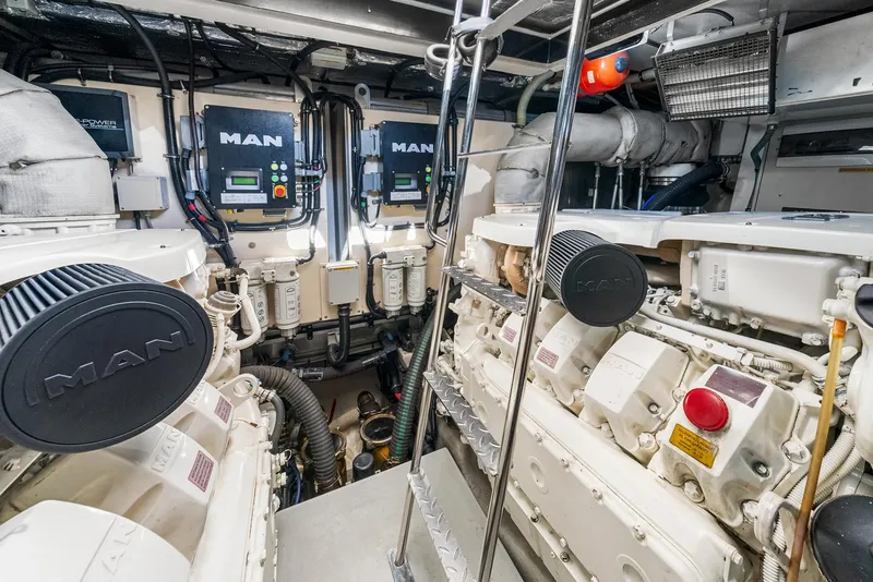 Slide: The Image of Sunseeker Manhattan 65 2016 - 123