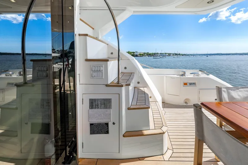 Slide: The Image of Sunseeker Manhattan 65 2016 - 56