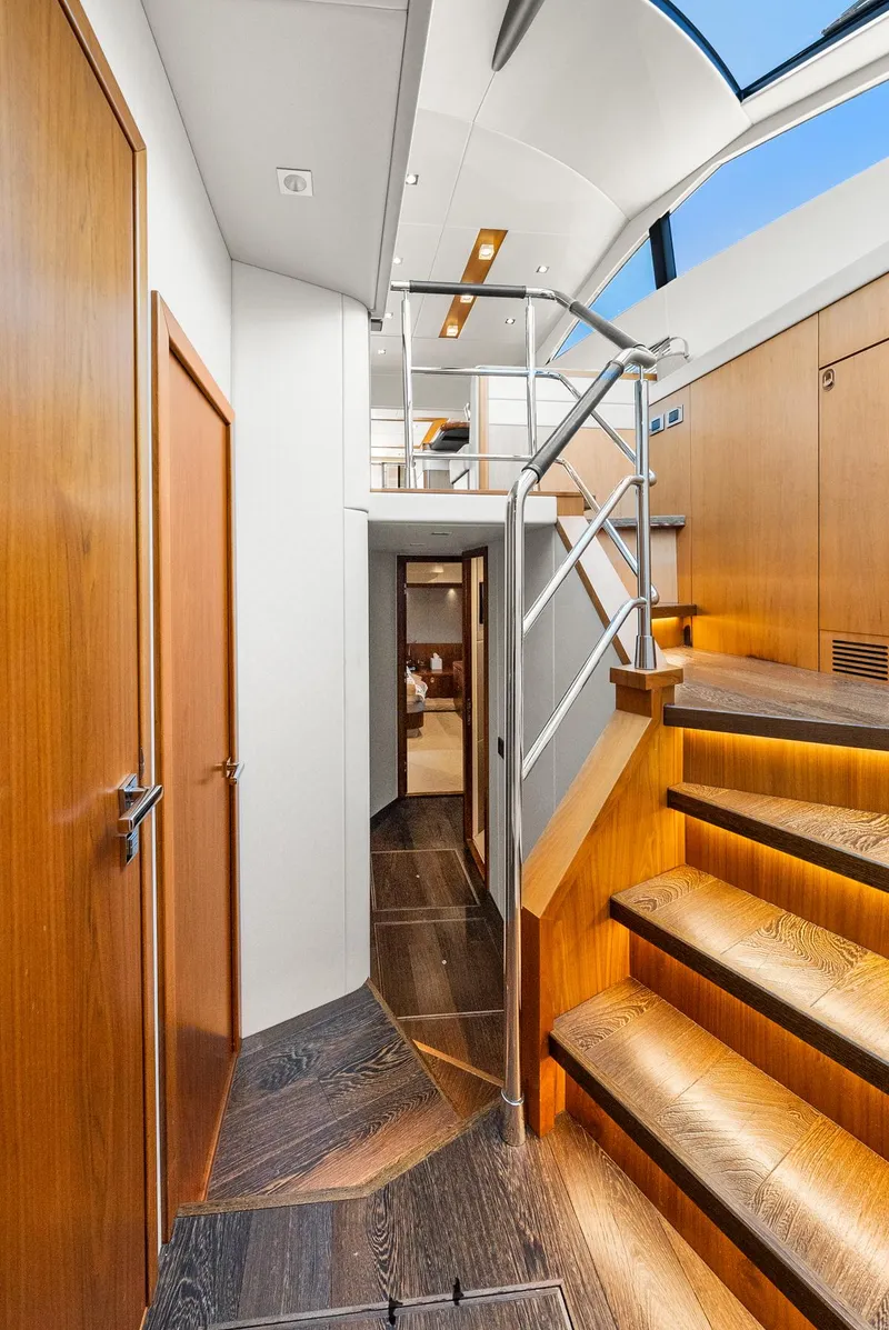 Slide: The Image of Sunseeker Manhattan 65 2016 - 89