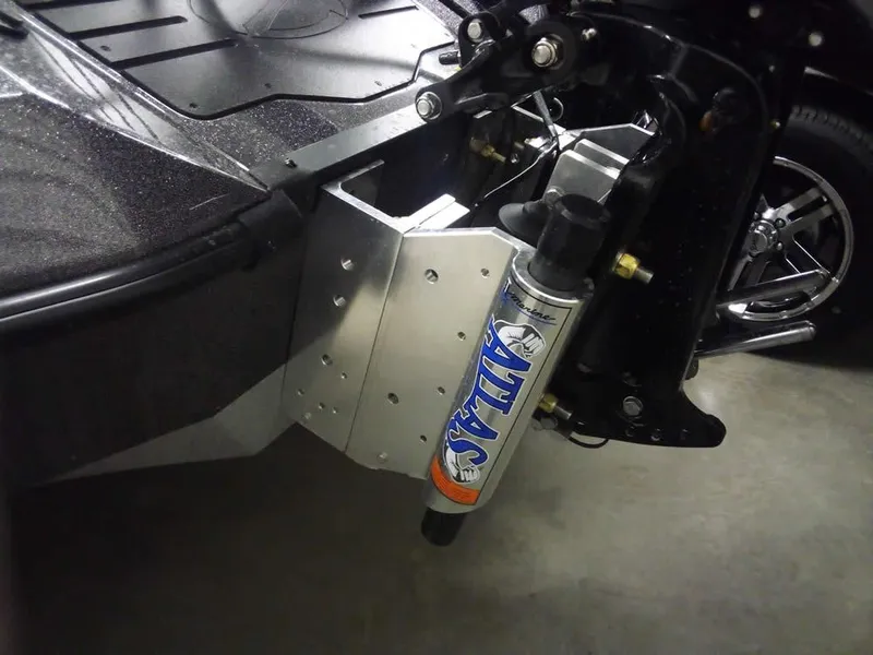 Slide: The Image of 2025 Ranger Z520R Ranger Cup Equipped boat with Atlas hydraulic jack plate. - 14