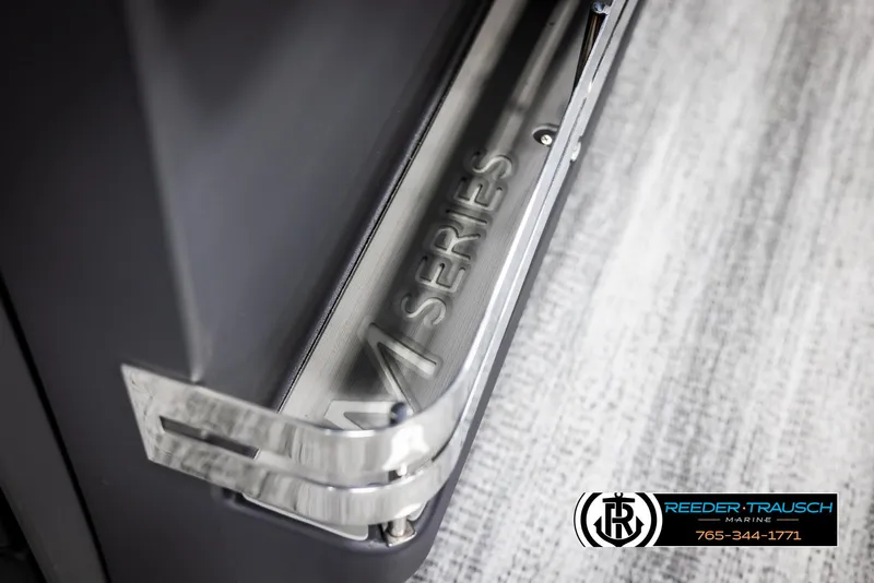 Slide: The Image of 2025 Bennington MFBSE M Series detail with Reeder-Trausch branding. - 38