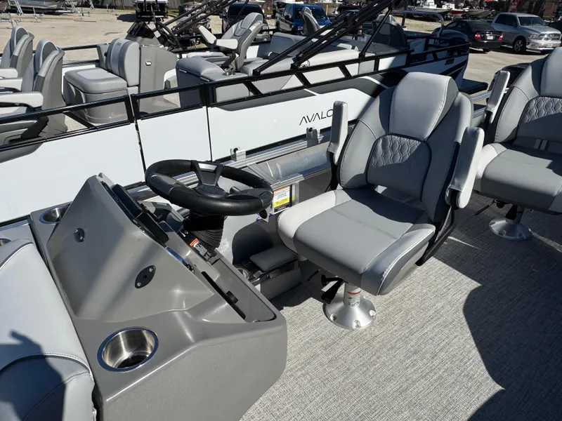 Slide: The Image of Avalon Venture Rear Fish - 21' 2025 - 10