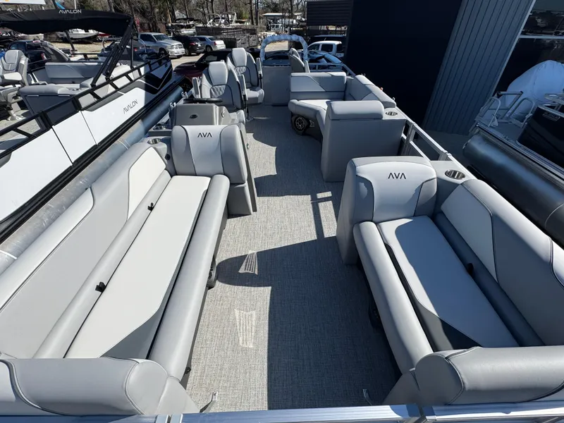 Slide: The Image of Avalon Venture Rear Fish - 21' 2025 - 7