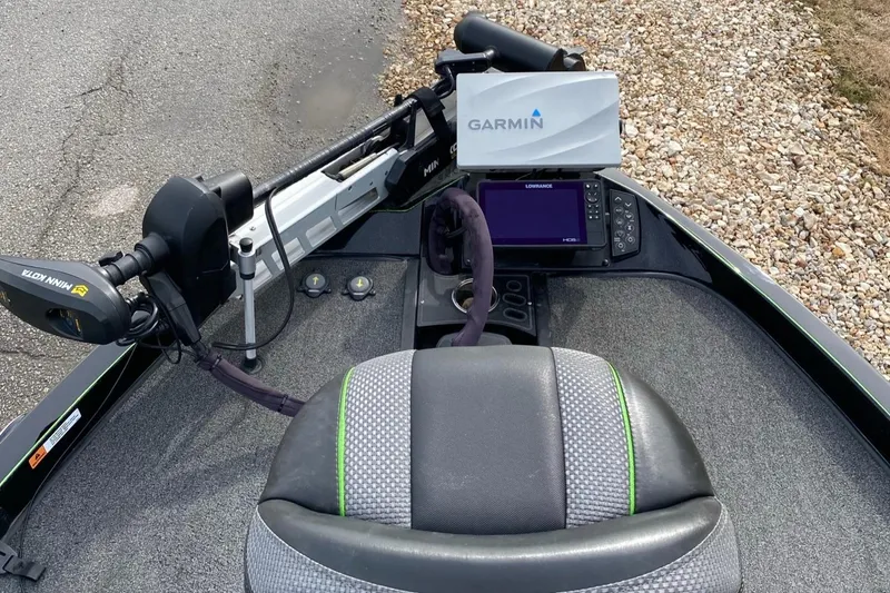 Slide: The Image of 2020 Ranger Z520C boat with Garmin fishfinder and trolling motor, interior view. - 4