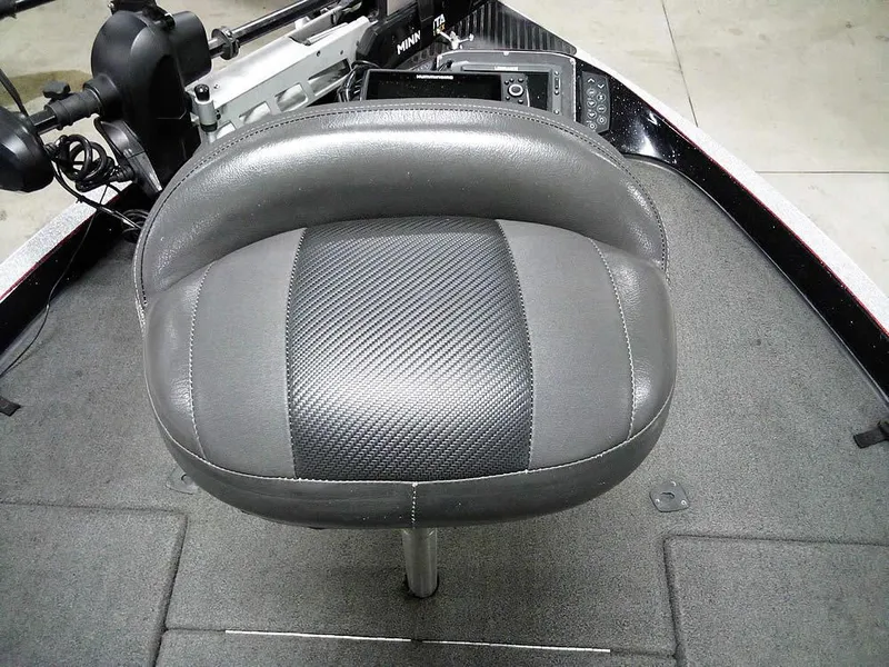 Slide: The Image of 2013 Ranger Z520C Comanche boat seat with gray upholstery and carbon fiber pattern. - 20