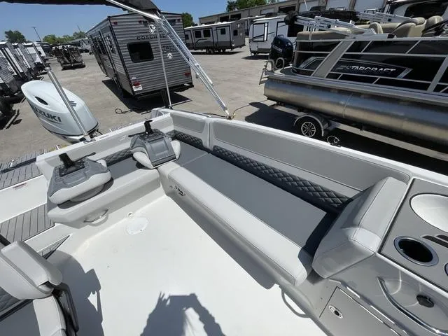 Slide: The Image of Starcraft SVX211 2025 - 15