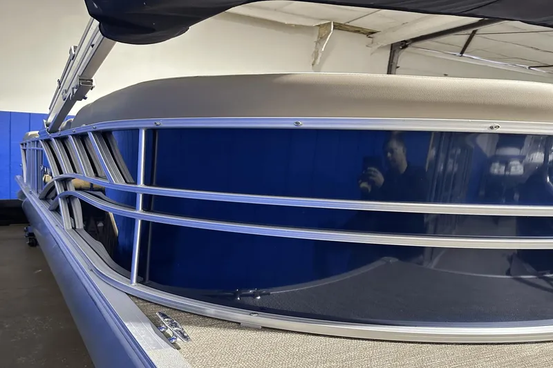 Slide: The Image of Sylvan 8522 Mirage Cruise 2022 - 2