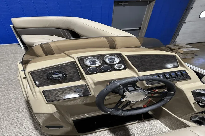 Slide: The Image of Sylvan 8522 Mirage Cruise 2022 - 21