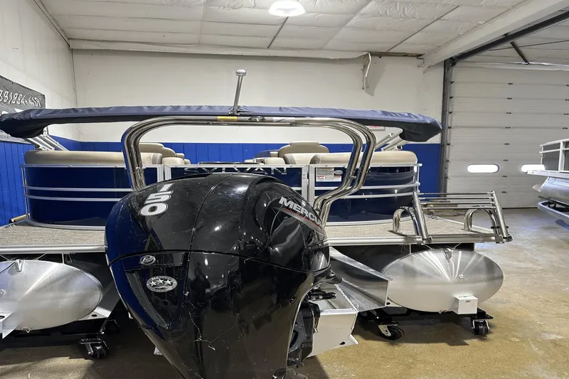 Slide: The Image of Sylvan 8522 Mirage Cruise 2022 - 7