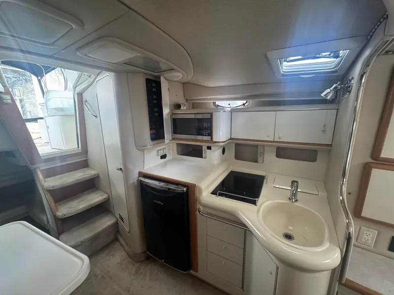 Slide: The Image of Sea Ray Sundancer 330 1996 - 13