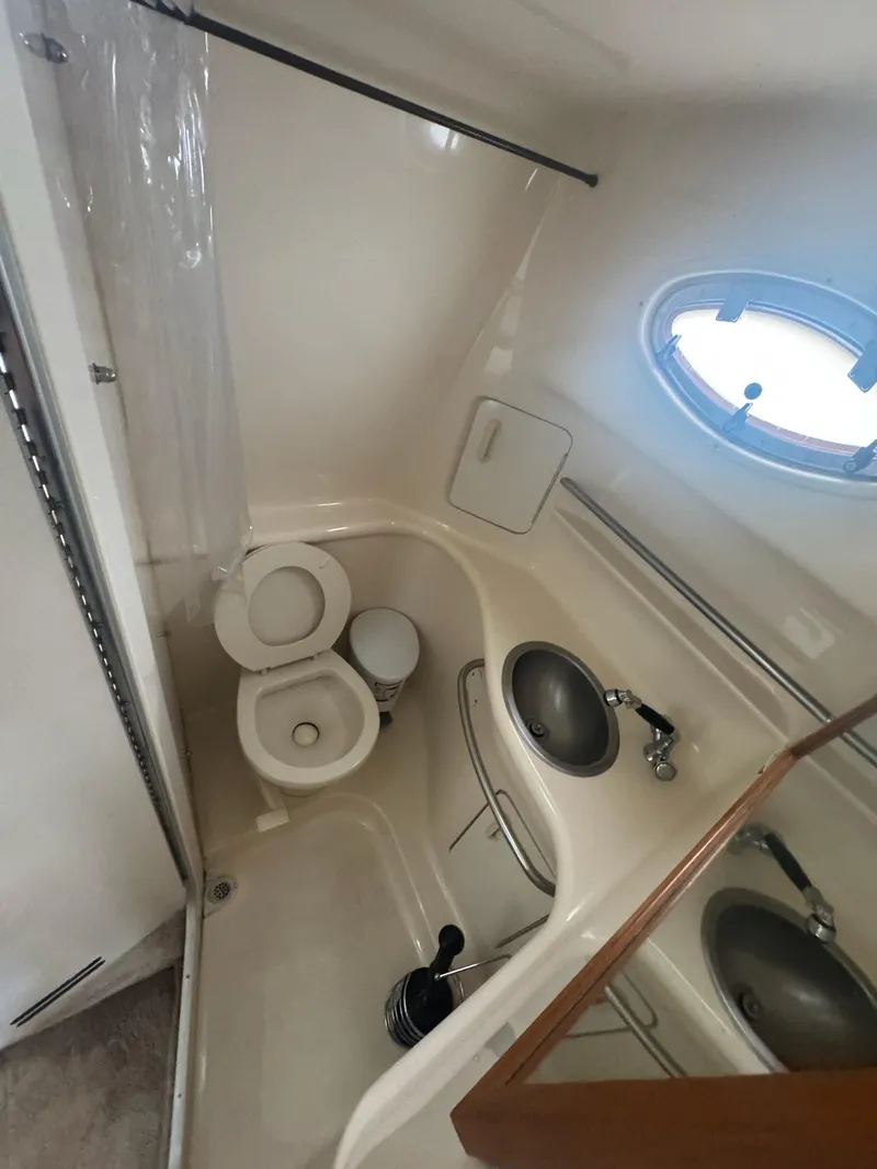 Slide: The Image of Sea Ray Sundancer 330 1996 - 14