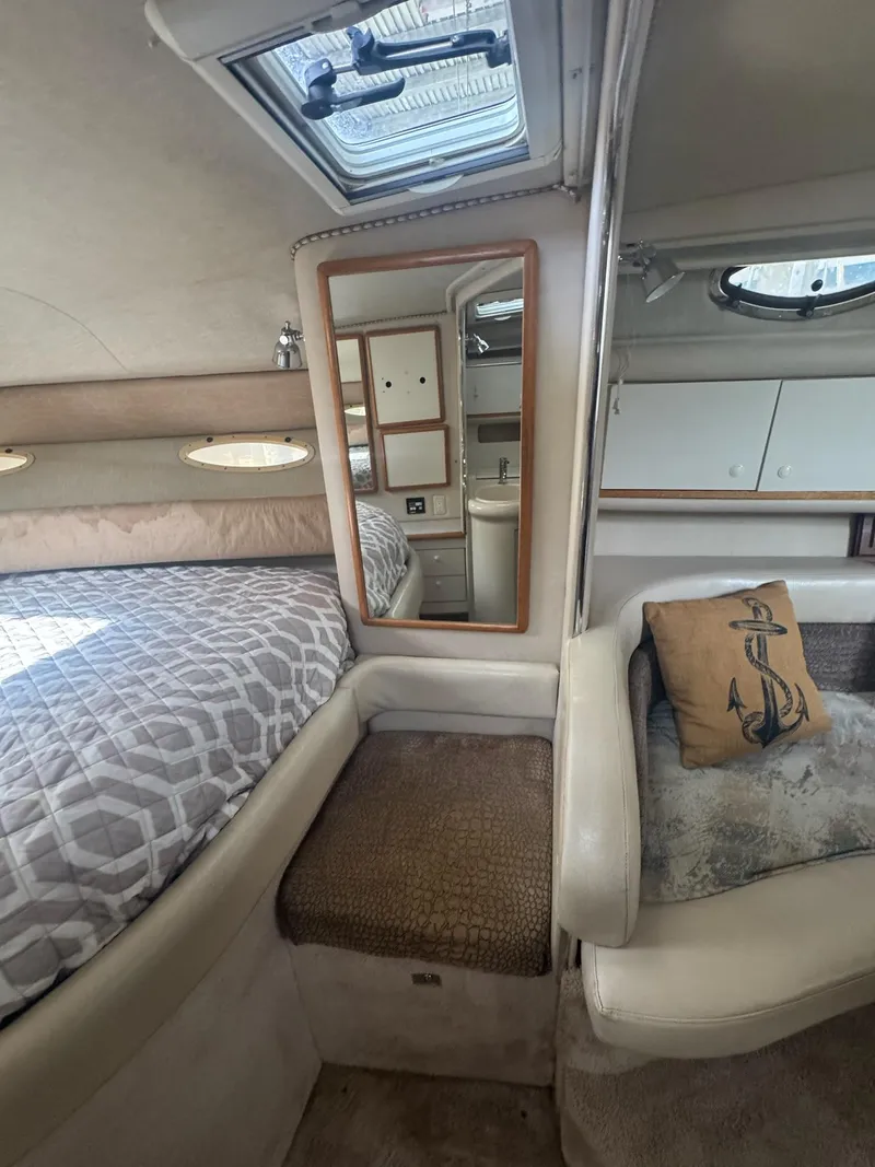 Slide: The Image of Sea Ray Sundancer 330 1996 - 17