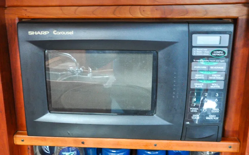 Slide: The Image of Tartan 4100 - Diamond - Galley - Microwave - 102