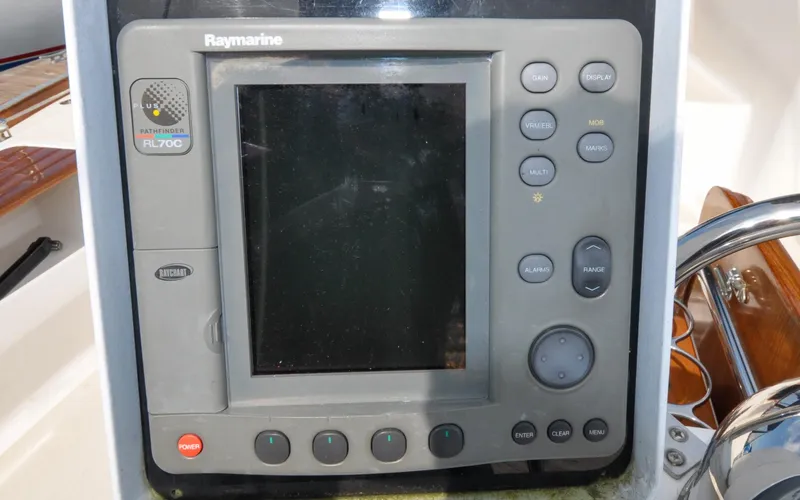 Slide: The Image of Tartan 4100 - Diamond - Cockpit - Helm Station - Chart Plotter and Radar Display - 15