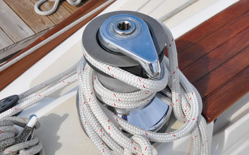 Slide: The Image of Tartan 4100 - Diamond - Cockpit - Port Primary Winch - 24