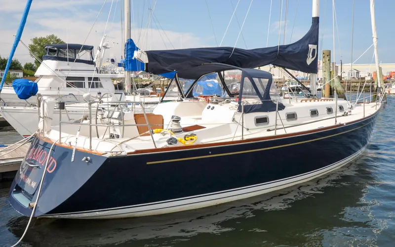 Slide: The Image of Tartan 4100 - Diamond - On Dock - 3