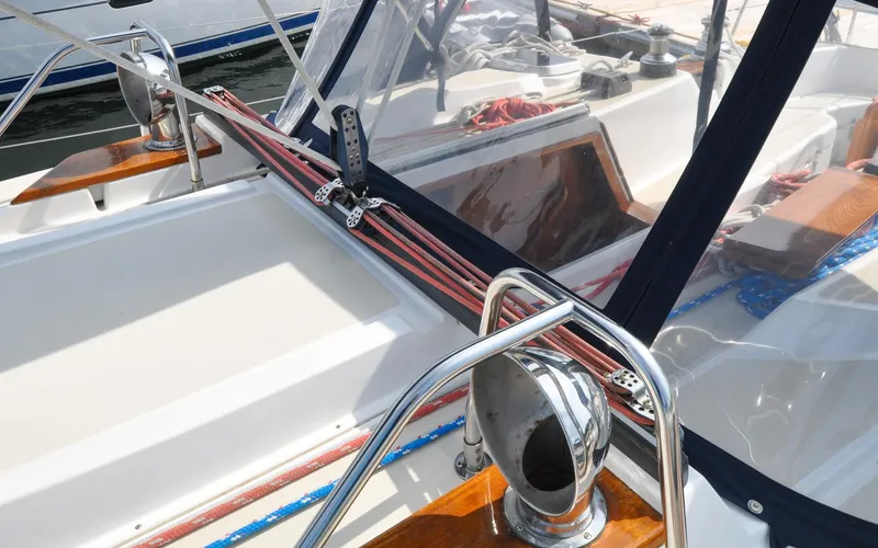 Slide: The Image of Tartan 4100 - Diamond - Coach Roof - Traveler - 43