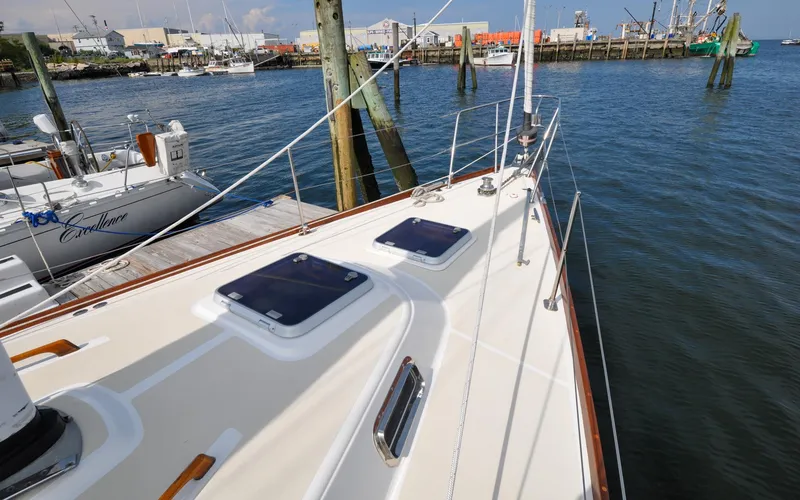 Slide: The Image of Tartan 4100 - Diamond - Foredeck - 44