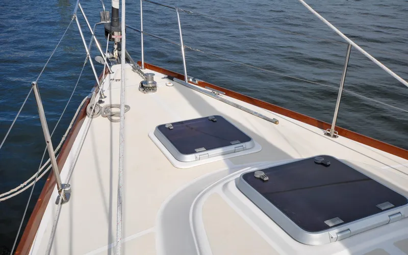 Slide: The Image of Tartan 4100 - Diamond - Foredeck - 45