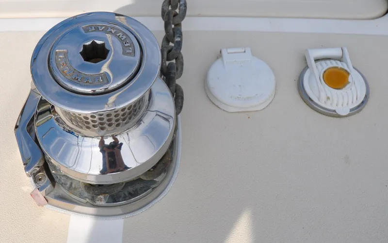 Slide: The Image of Tartan 4100 - Diamond - Foredeck - Electric Windlass - 47