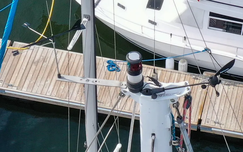 Slide: The Image of Tartan 4100 - Diamond - Mast Head - 51