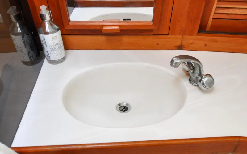 Slide: The Image of Tartan 4100 - Diamond - Head Compartment - Sink - 61