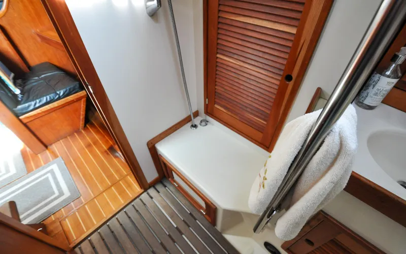 Slide: The Image of Tartan 4100 - Diamond - Stall Shower - 63