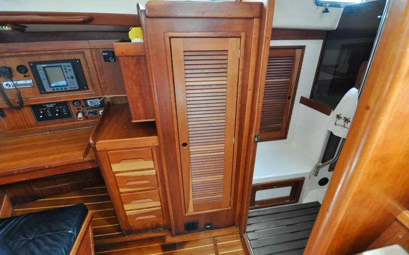 Slide: The Image of Tartan 4100 - Diamond - Salon Storage - 64