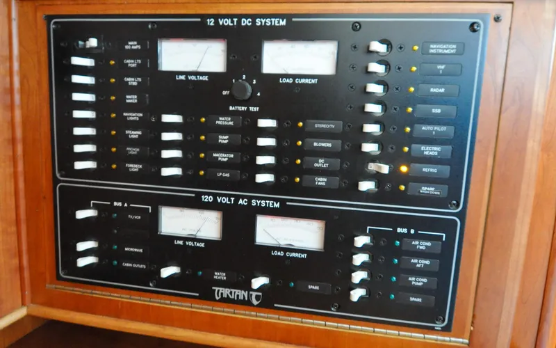 Slide: The Image of Tartan 4100 - Diamond - Navigation Station - Electrical Distribution Panel - 67