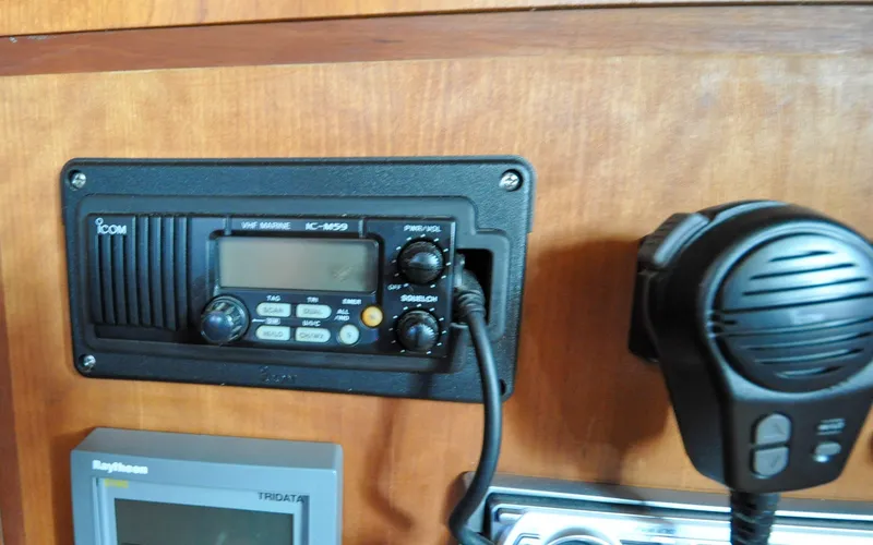 Slide: The Image of Tartan 4100 - Diamond - Navigation Station - Marine VHF - 70