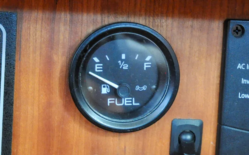 Slide: The Image of Tartan 4100 - Diamond - Navigation Station - Fuel Gauge - 74