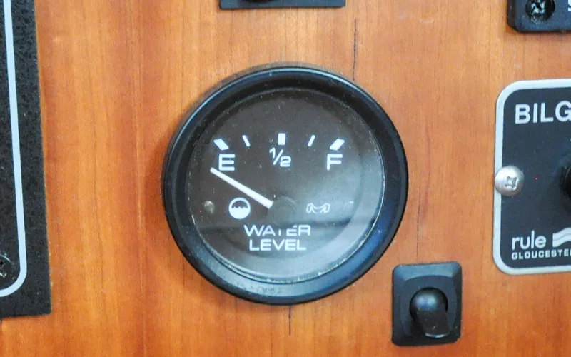 Slide: The Image of Tartan 4100 - Diamond  - Navigation Station - Water Gauge - 75