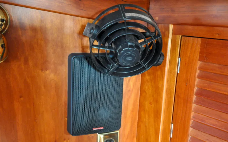 Slide: The Image of Tartan 4100 - Diamond - Salon - 12 Volt Fan and Speaker - 84