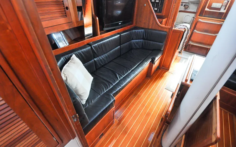 Slide: The Image of Tartan 4100 - Diamond - Salon - Starboard Settee - 85