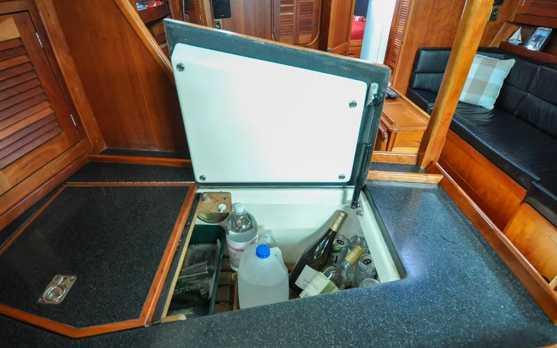 Slide: The Image of Tartan 4100 - Diamond - Galley - Fridge - 99