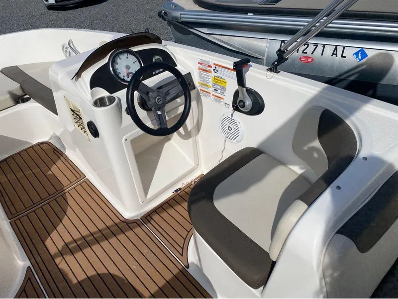 Slide: The Image of Bayliner Element E18 2020 - 3